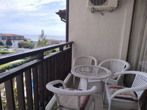 Flat 2 bedrooms + kitchen 82 m², Nesebar, Sveti Vlas, Bulgaria