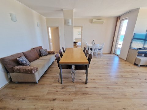 Flat 3 rooms 104 m², Nesebar, Obzor, Bulgaria