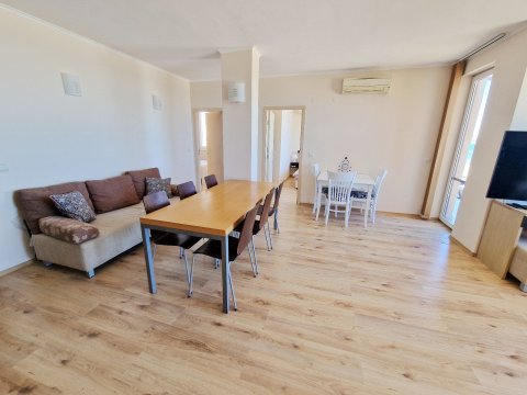 Flat 3 rooms 104 m², Nesebar, Obzor, Bulgaria