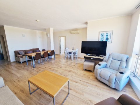 Flat 3 rooms 104 m², Nesebar, Obzor, Bulgaria