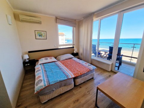 Flat 3 rooms 104 m², Nesebar, Obzor, Bulgaria